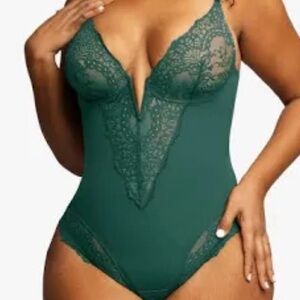 Popilush Green Lace Women bodysuit (NWT)